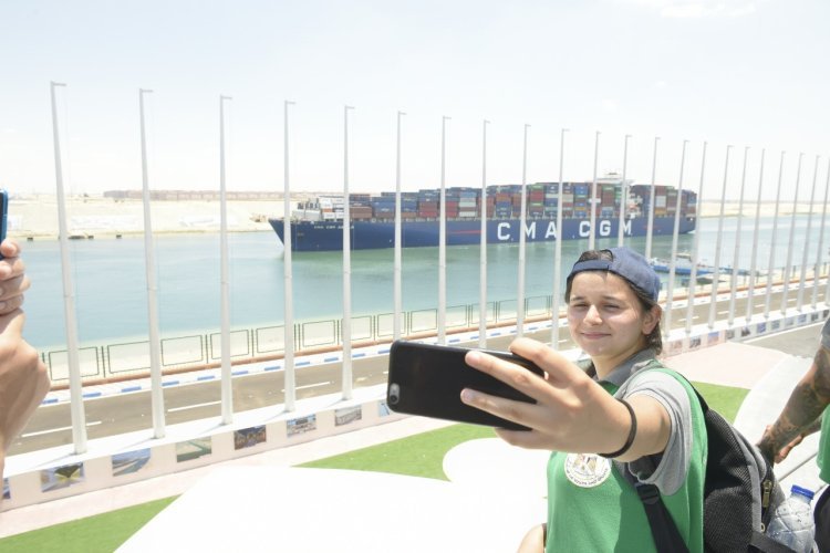 Sous le titre "Canal de Suez, artère vitale"... Le président de l'autorité du canal de Suez accueille la délégation de la bourse Nasser pour le leadership international