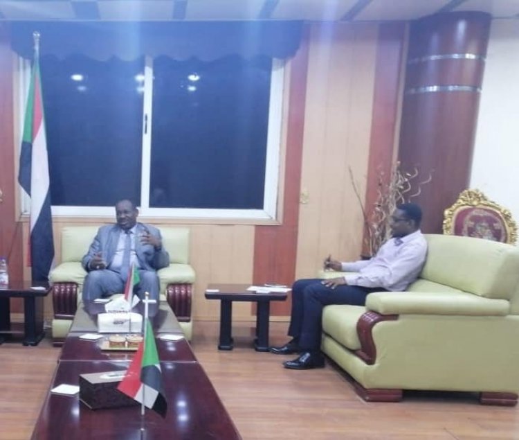 Waziri wa Vijana na Michezo wa Jamhuri ya Sudan akutana na wahitimu wa Udhamini wa Nasser kwa Uongozi wa Kimataifa