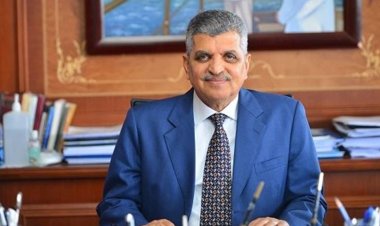 الفريق أسامة ربيع... من أعماق البحار إلى قمة قناة السويس