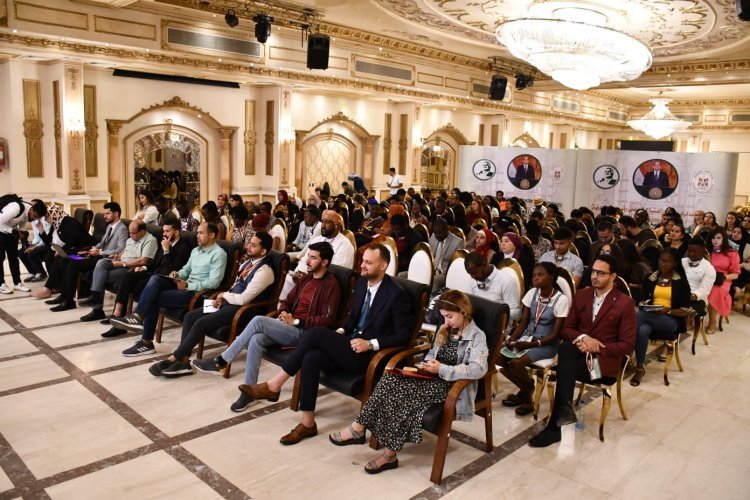 Dialogue ouvert entre les acteurs du développement et de la planification, la Croix-Rouge et les participants à la Bourse Nasser pour le leadership international