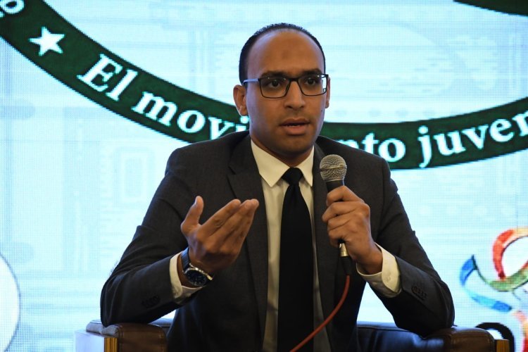 Dialogue ouvert entre les acteurs du développement et de la planification, la Croix-Rouge et les participants à la Bourse Nasser pour le leadership international