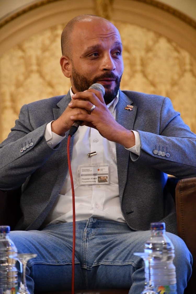 Dialogue ouvert entre les acteurs du développement et de la planification, la Croix-Rouge et les participants à la Bourse Nasser pour le leadership international