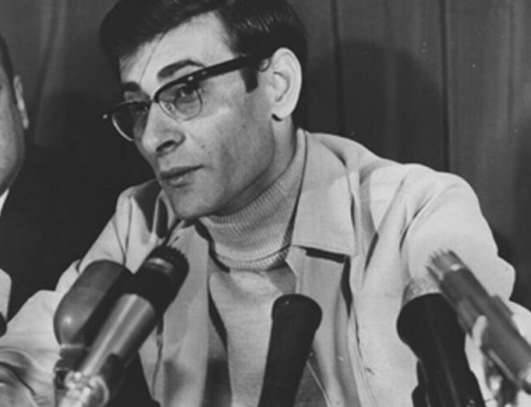 Did he secretly meet Gamal Abdel Nasser in Moscow and agreed to attend and live in Egypt?