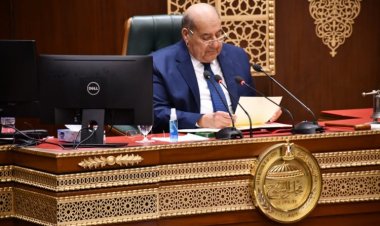 Le président du Sénat accueille les délégations de jeunes participant à la troisième promotion de la Bourse Nasser pour le leadership international
