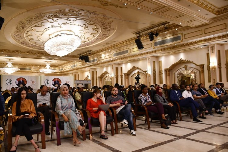 Séance-débat sur le rôle international de la jeunesse dans le cadre des activités de la huitième journée de la Bourse Nasser pour le leadership international