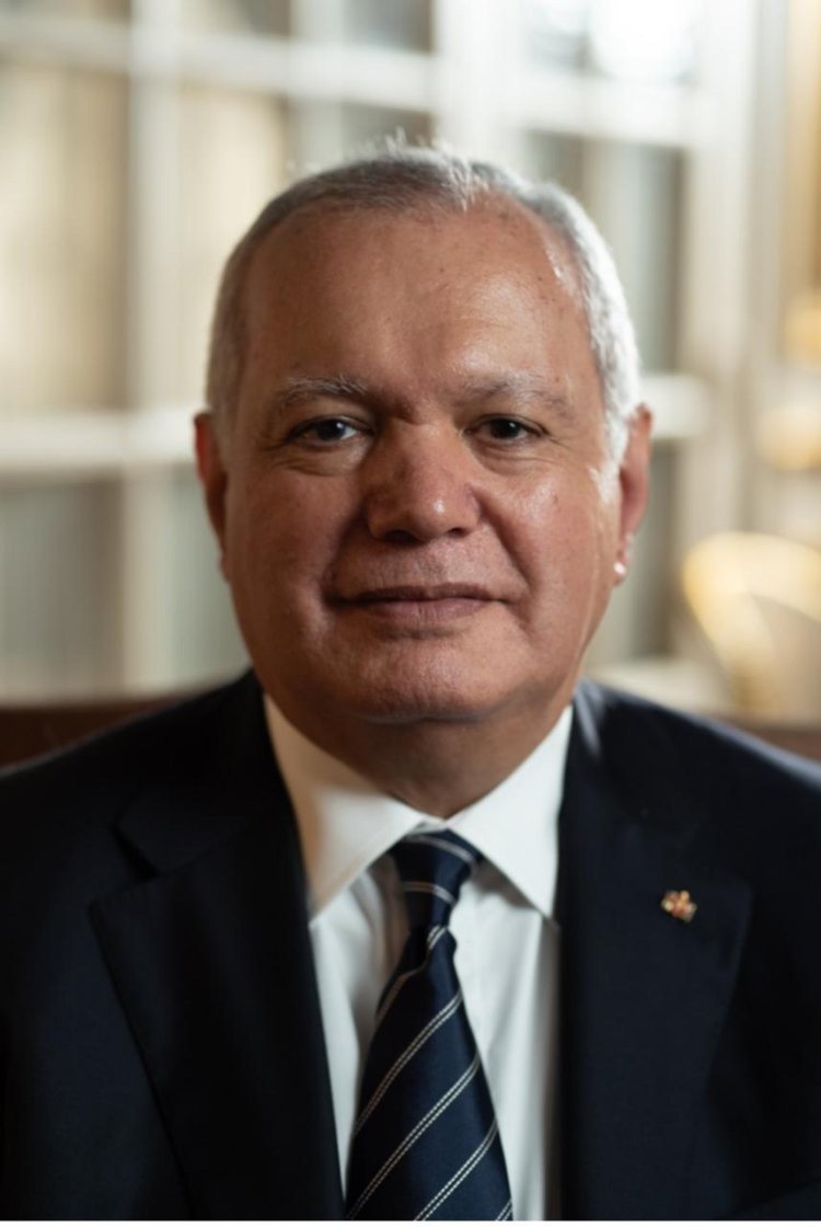 Kutoka Moyo wa Kidiplomasia Hadi Kilele cha Siasa: Hadithi ya Muhammad Al-Arabi